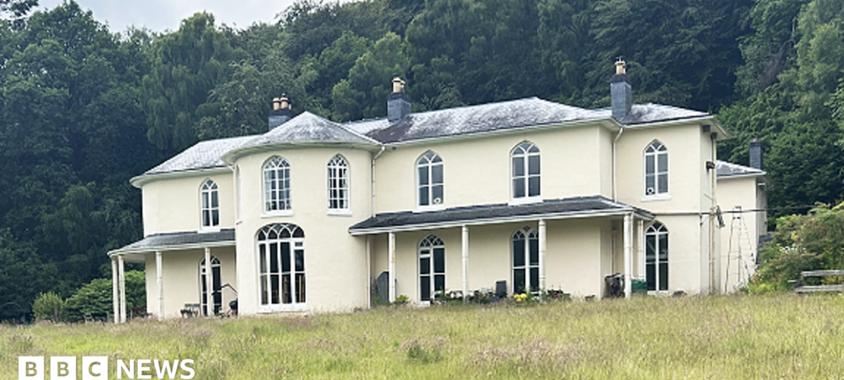We all share a 15-acre Georgian mansion for the price of a two-bed house
