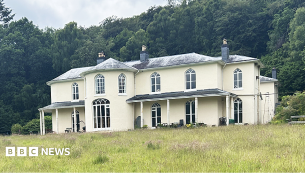 We all share a 15-acre Georgian mansion for the price of a two-bed house