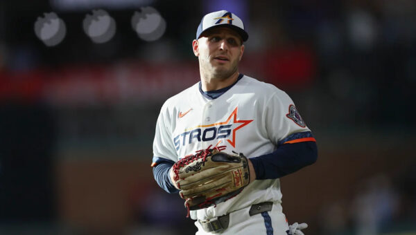 Astros acquire Daulton Varsho from Blue Jays for Spencer Arrighetti