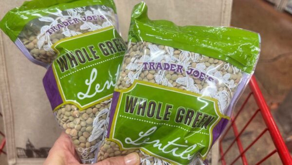 I'm a doctor who studies longevity. Here are 8 things I always put in my Trader Joe's cart — and 4 I never buy.