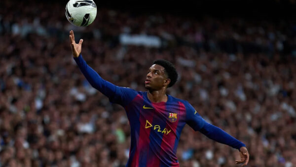 Barcelona defender frustrated with his situation after rejecting offers to stay