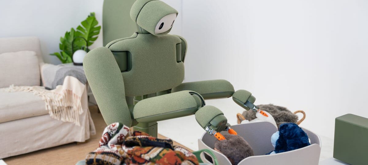 Why billion-dollar robotics startups are obsessed with folding laundry