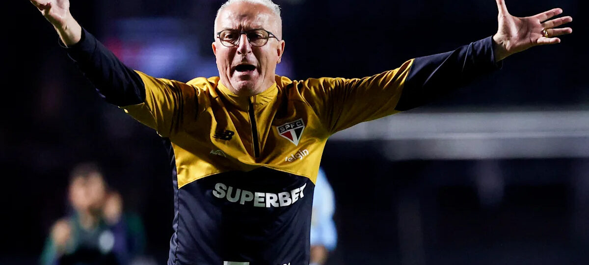 São Paulo go 10 games without a win, lose to bottom club Chapecoense