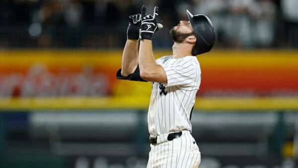 Ex-Brewers prospect Peters homers in fifth straight game for White Sox