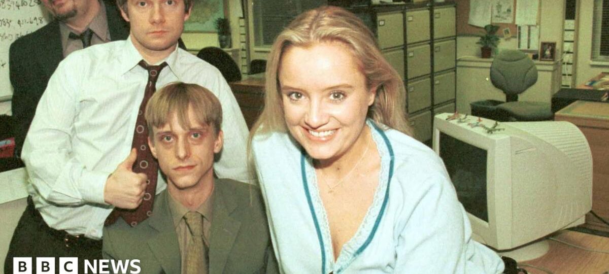 The Office actress Lucy Davis says she has 'incurable' cancer