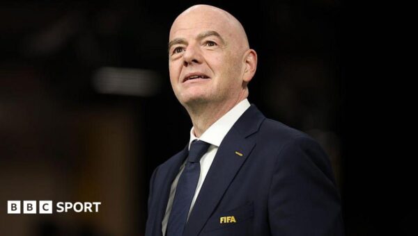 Fifa admits mistakes but Infantino remains president