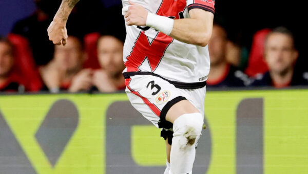 Chelsea, Rayo Vallecano agree €19+2m Pep Chavarría transfer — report