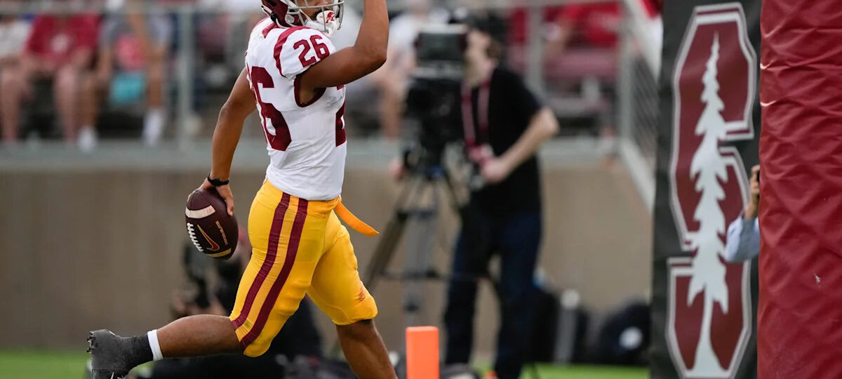 USC countdown to kickoff: Recalling Trojans running back Travis Dye