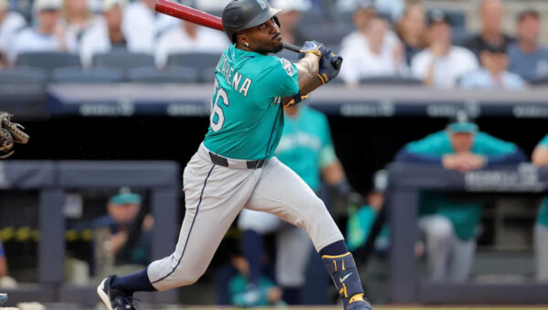 Erik Erikson describes a 10-5 Mariners loss to the Yankees