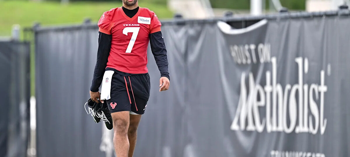 Texans' C.J. Stroud looks improved in front of packed house during training camp