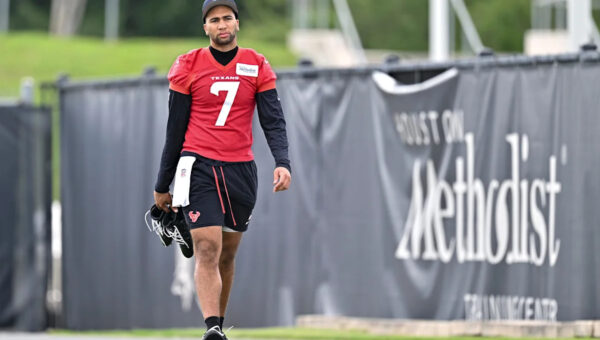 Texans' C.J. Stroud looks improved in front of packed house during training camp