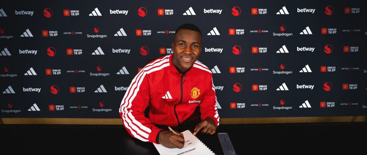 Done Deal: Manchester United officially confirm sixth summer signing