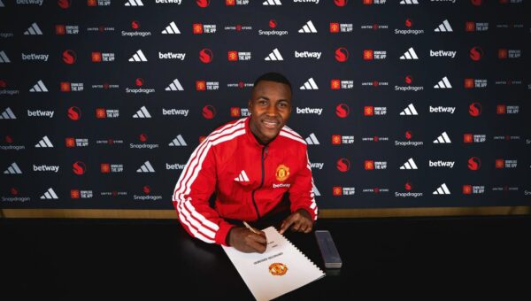 Done Deal: Manchester United officially confirm sixth summer signing