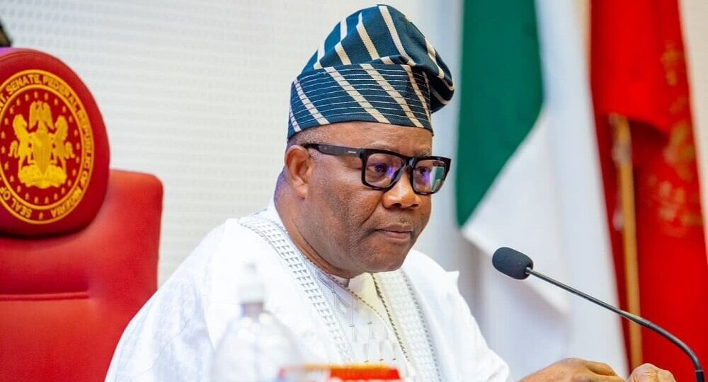 Akpabio mourns veteran journalist, Dotun Oladipo