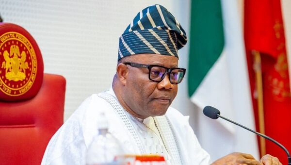 Akpabio mourns veteran journalist, Dotun Oladipo