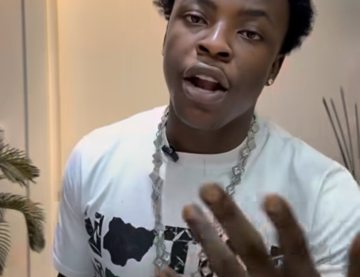 ‘I’m not doing my stream anymore because of you’ — Davrel blasts cameraman