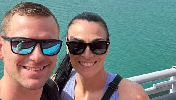 A couple turned a blog into a 7-figure business in 8 years. They explain 4 ways to make money online.