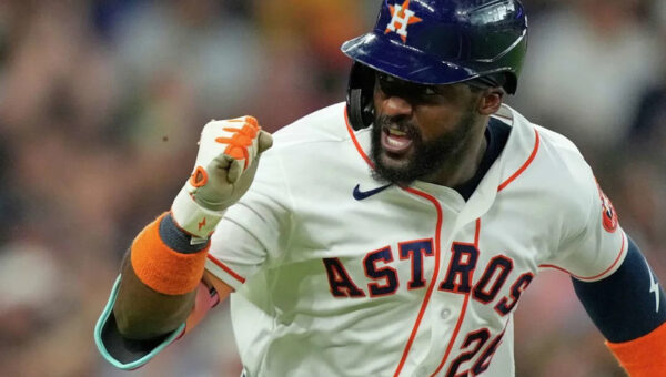 Houston Astros win fifth in a row with 5-4 win over Texas Rangers thanks to bullpen