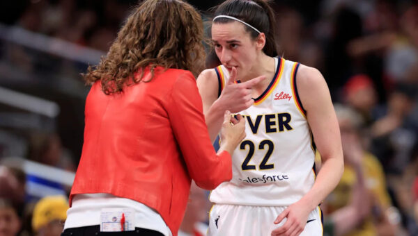 Caitlin Clark defends Stephanie White, calls out fans for booing