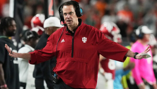 Defensive lineman Wyatt returning for 5th season with defending champion Hoosiers, AP source says
