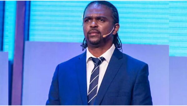 NPFL: Kanu rallies Enyimba players ahead of new season