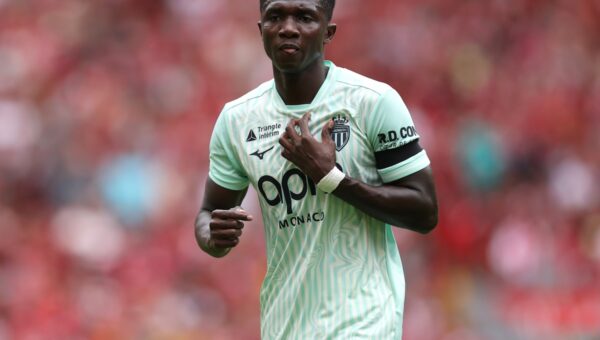 Chelsea target set to fly to London for medical this weekend after move considerably above £43m agreed