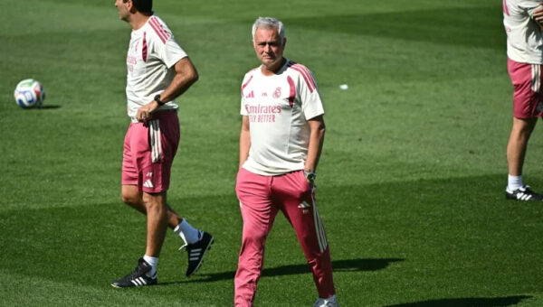 Real Madrid star players are compatible: Mourinho