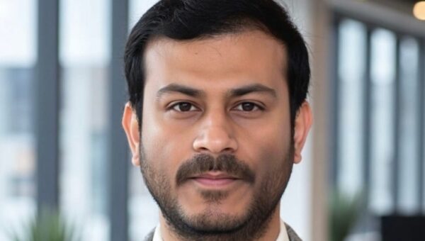 A former Oracle engineer on an H-1B visa says AI and tech layoffs pushed him into constant career-prep mode