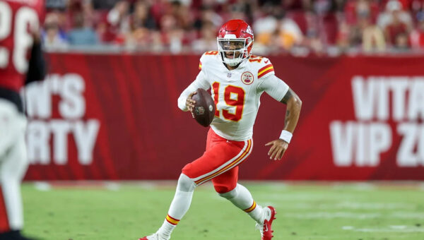 Chiefs waive QB Chris Oladokun, release DE Emmanuel Ogbah while setting 53-man roster