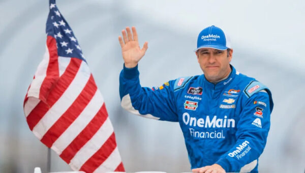 Elliott Sadler Is Returning to Richmond for the First Time in 25 Years