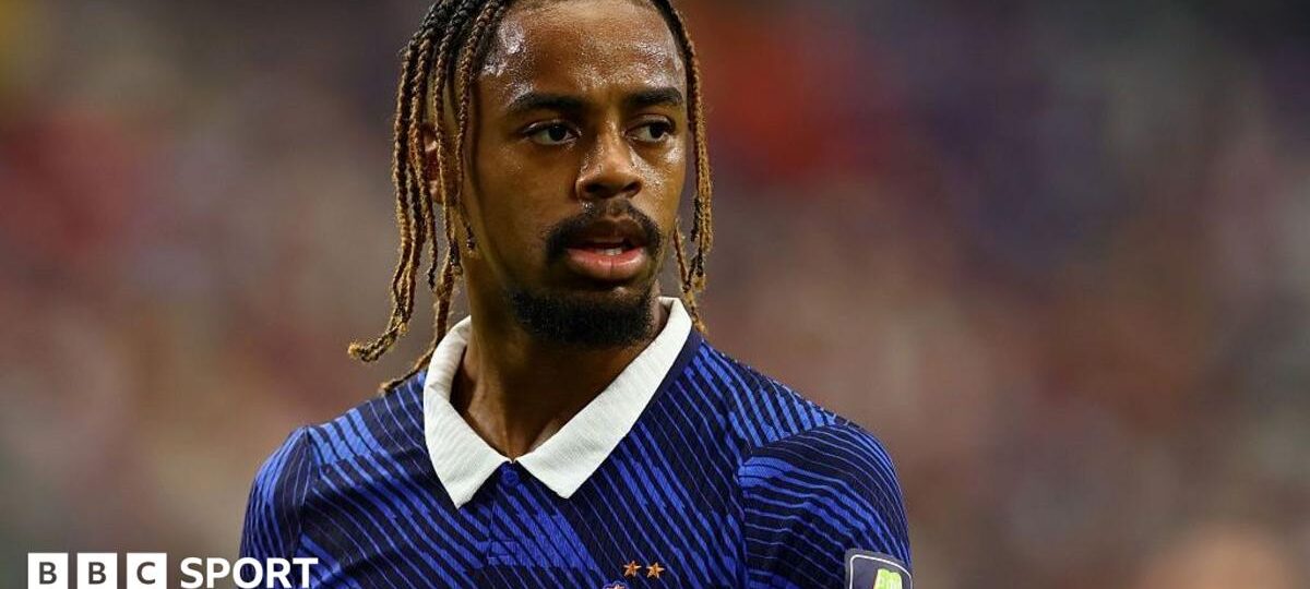 Liverpool close in on signing PSG forward Barcola