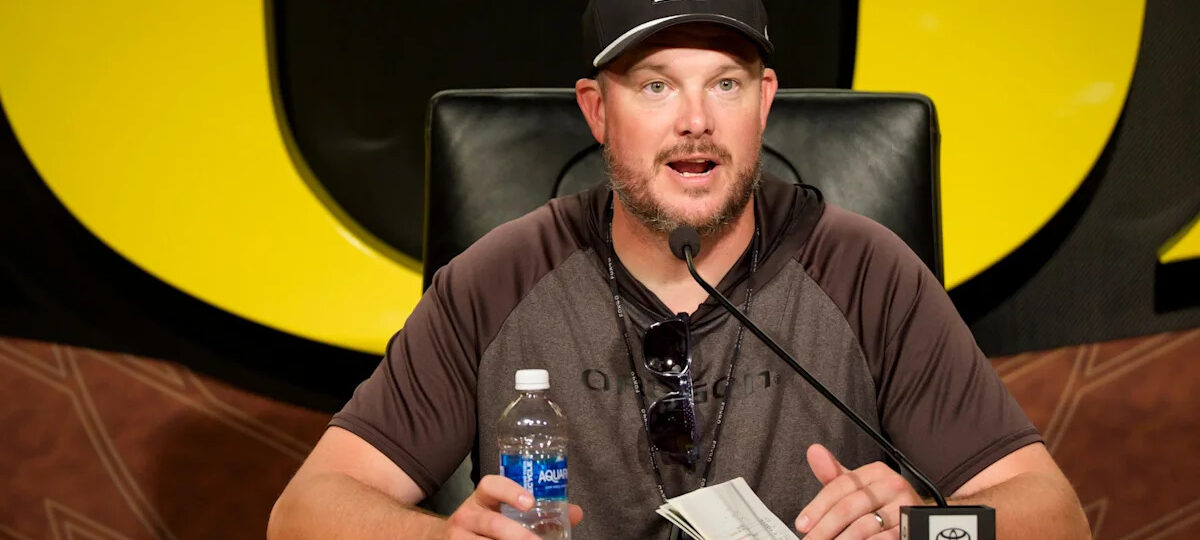 Oregon coach shrugs off highest-ever preseason poll ranking