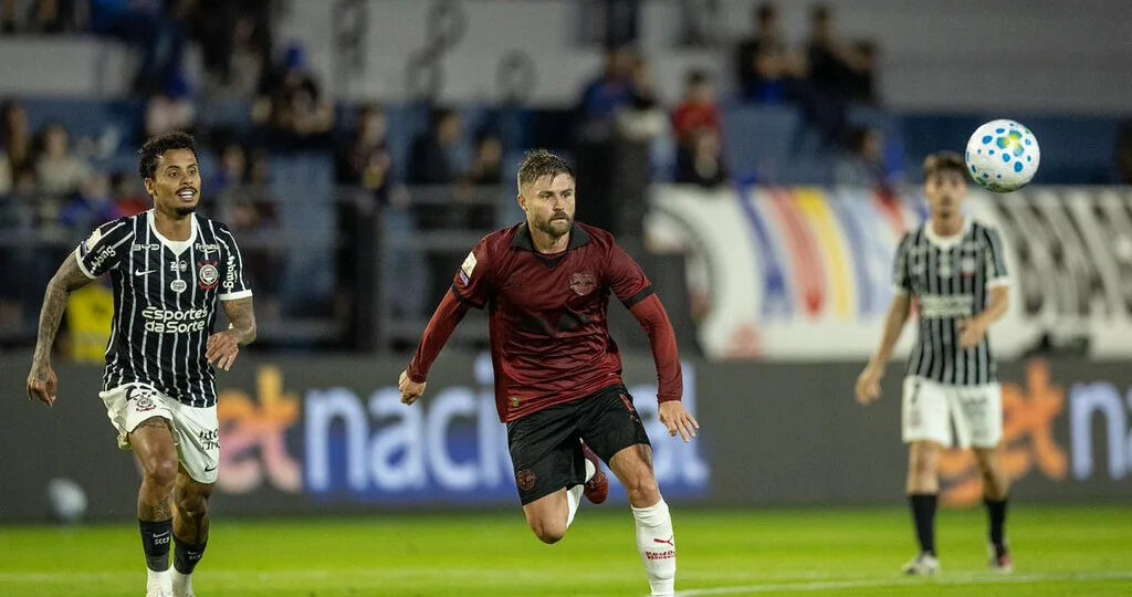 Thanks to a HUGE howler, Corinthians beat Red Bull Bragantino