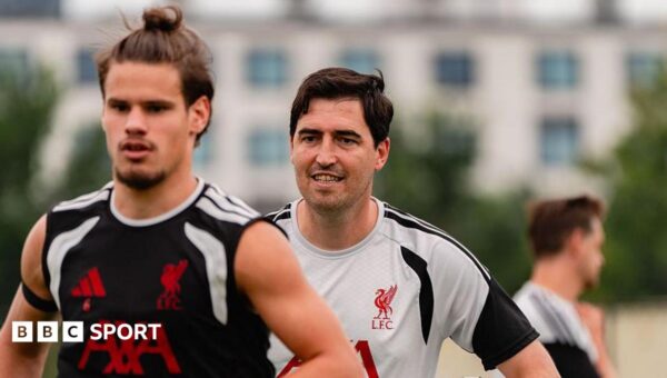 Intensity, smiles & Lewandowski – inside Liverpool training under Iraola