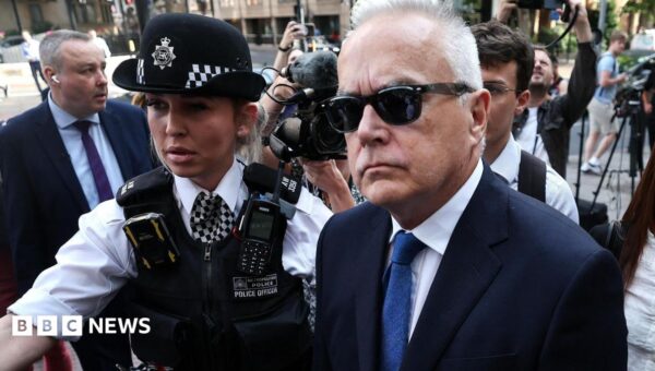 Huw Edwards criticised for entering festival poetry competition