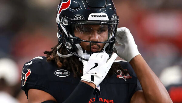 Texans Double Down After Cutting Fan Favorite From Roster in ‘Surprise’ Move
