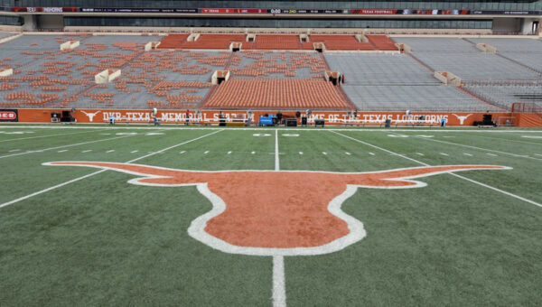 Longhorns scrimmage devastated by flu bug, inconsistent Manning