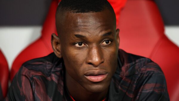 Chelsea “on the verge” of accepting €70m offer from Premier League rivals for attacker