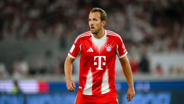 Borussia Dortmund vs. Bayern Munich: Lineups are out—Nathaniel Brown makes his competitive debut as part of a near-champagne XI! Dayot Upamecano and Ismael Saibari benched!