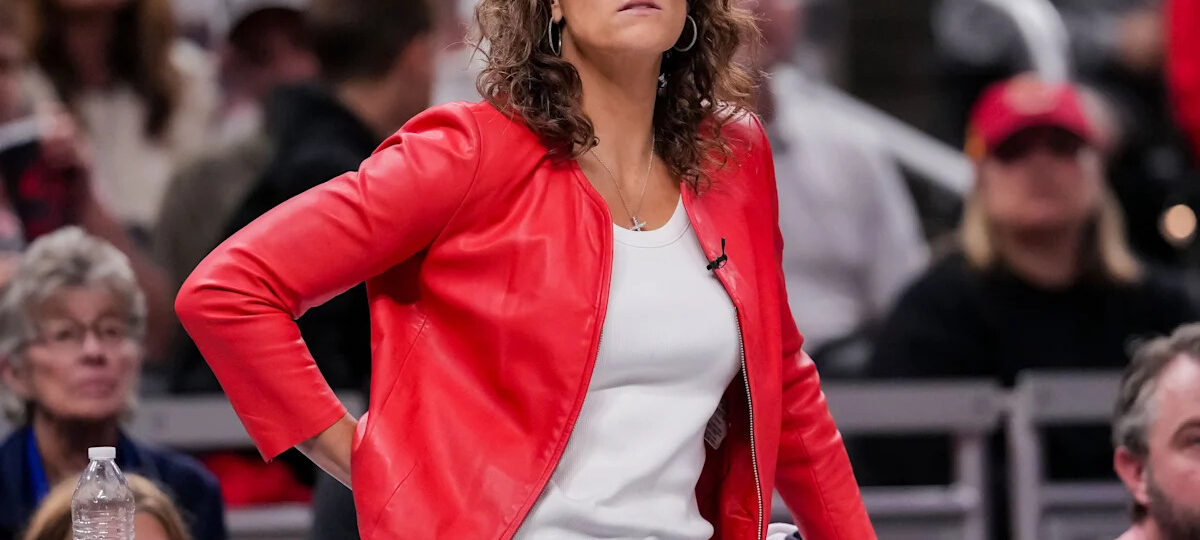 WNBA coach defends Indiana Fever's Stephanie White amid league discourse: 'That is wrong'
