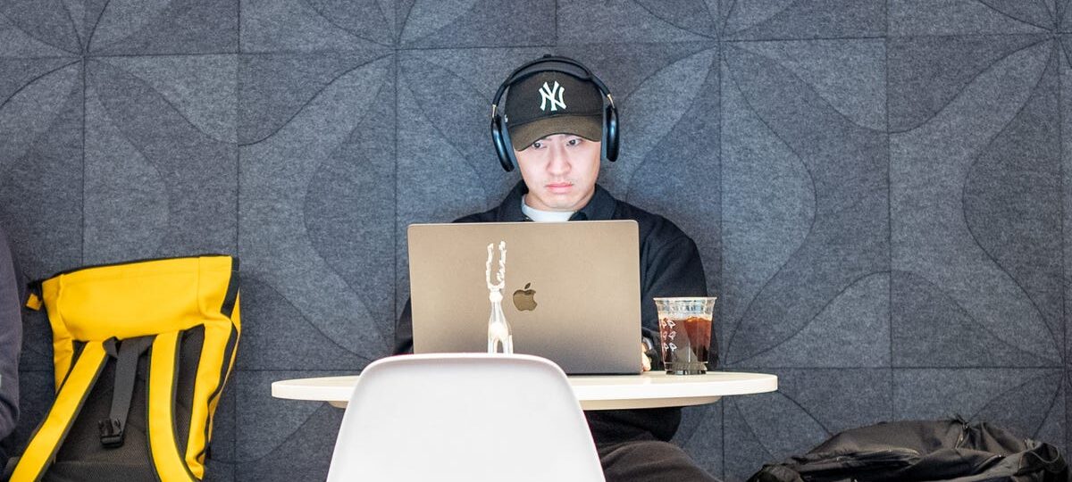 Do you set aside part of your Sunday to get ahead at work? Take our survey.