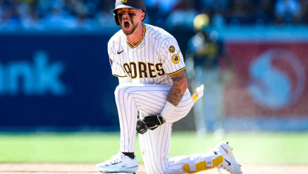Padres player earns $5 million with his 500th plate appearance