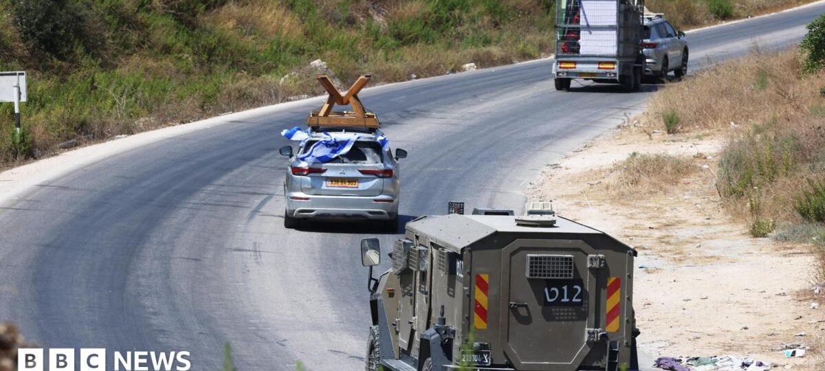 Israeli settlers return to Kadim in West Bank two decades after it was evacuated