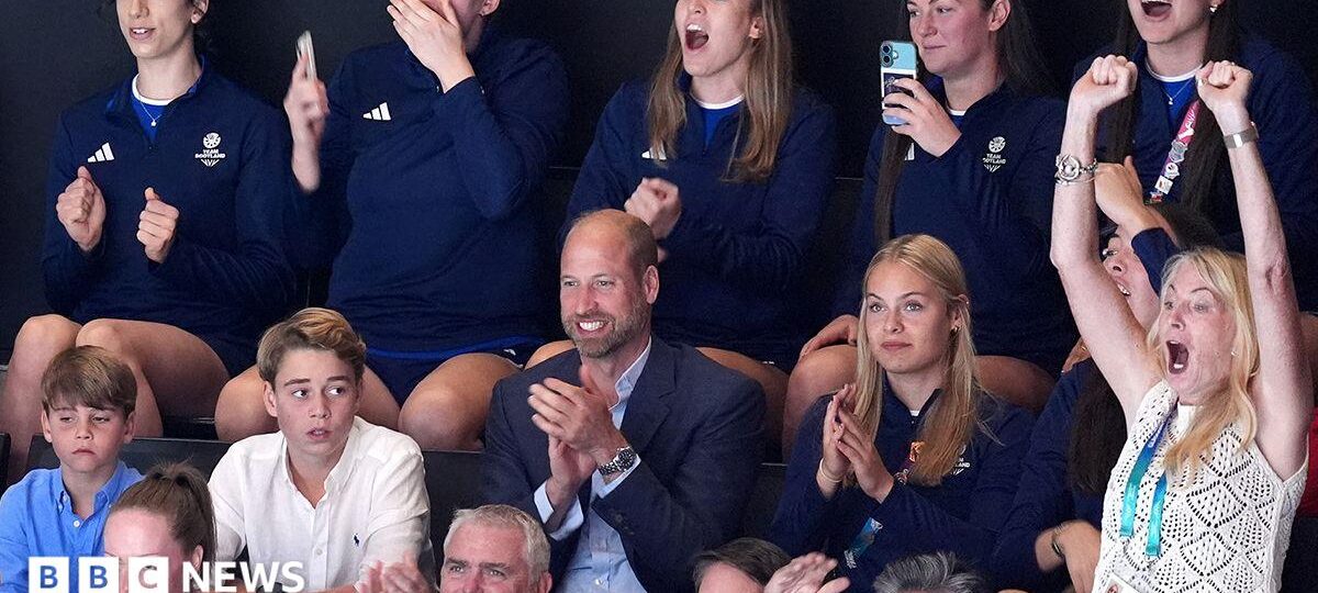 William and Kate bring children to Commonwealth Games netball semi-finals