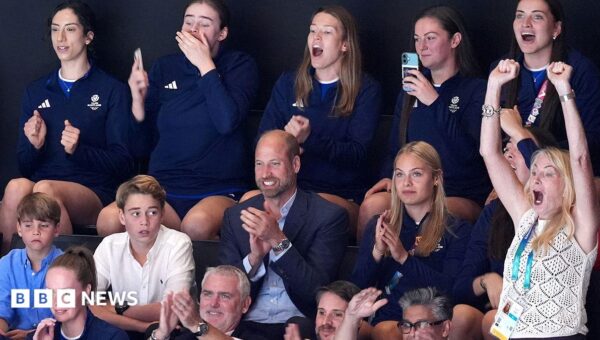 William and Kate bring children to Commonwealth Games netball semi-finals