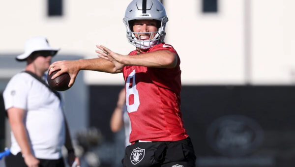 Raiders quarterback Kirk Cousins and Maxx Crosby scuffle late in Friday practice