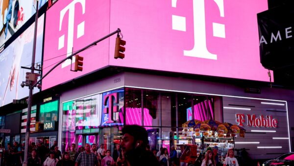 T-Mobile ‘chopped a cable’ to expel Chinese hackers from its network