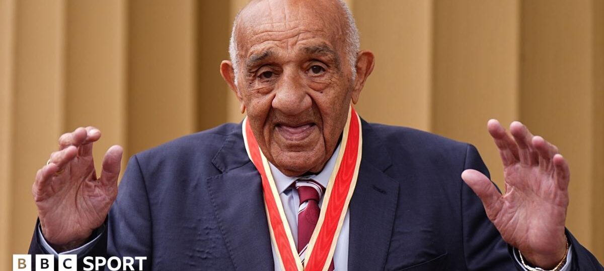 Legendary rugby league winger Boston dies aged 92