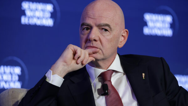 Infantino eyed an XXL salary with his FFE project (The Times)