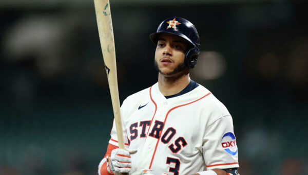Houston Astros shortstop Jeremy Peña leaves game after being hit by pitch on right hand